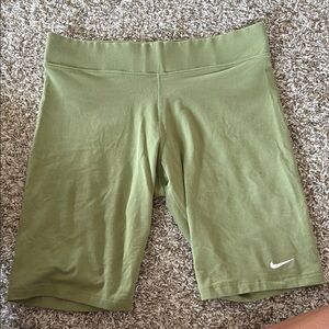 Nike Sportswear Essential
Women's Mid-Rise Biker Shorts